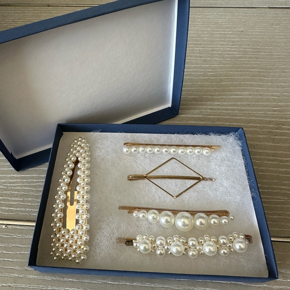 Elegant Pearl Hair Clip Set New in Box